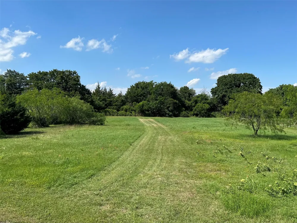 2200 Tipps Road Cross Roads, TX 76227