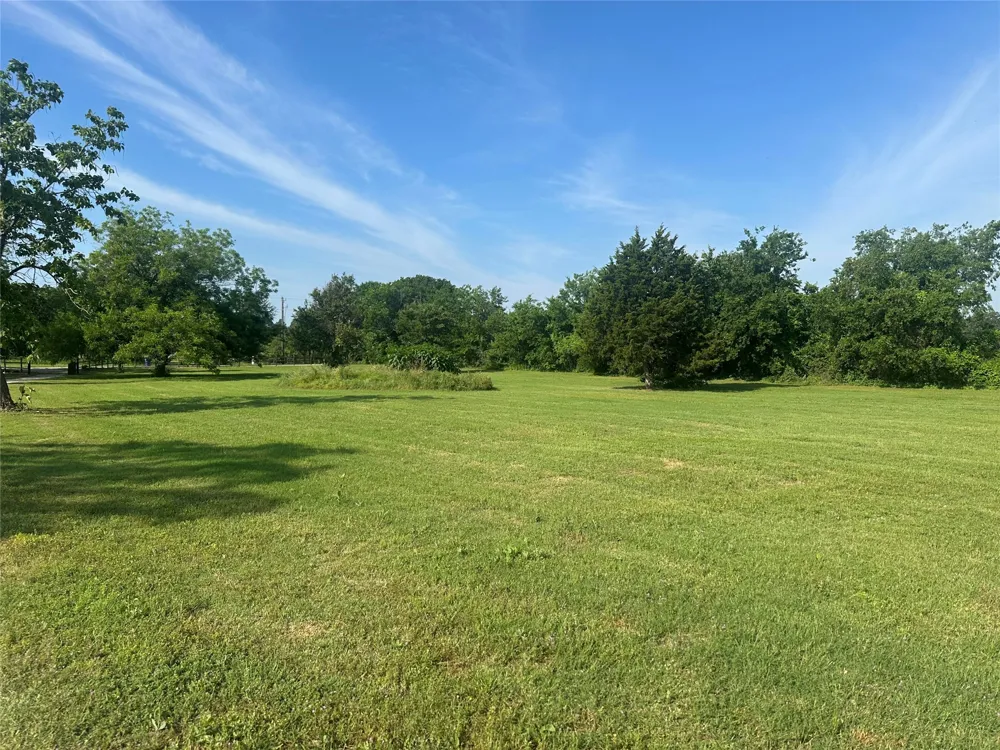 2200 Tipps Road Cross Roads, TX 76227