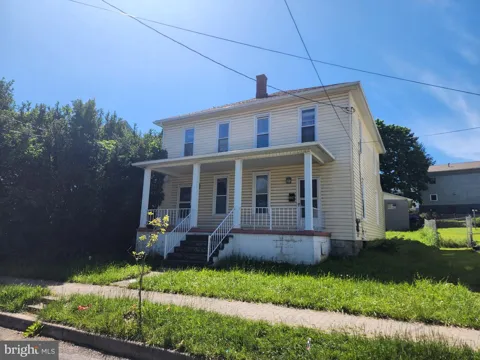 135 CENTER STREET