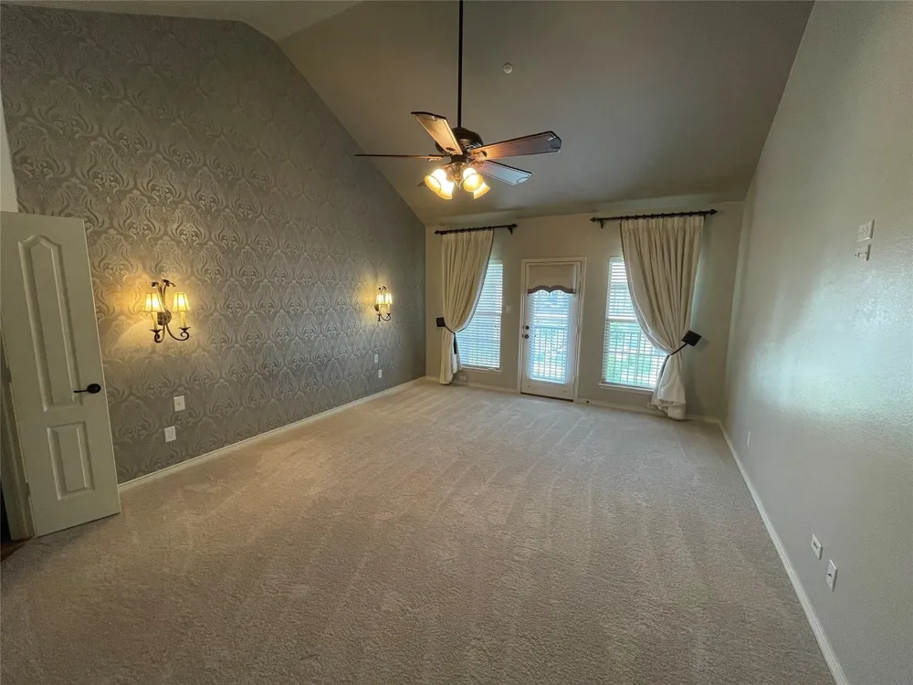 4240 Comanche Drive Carrollton, TX 75010