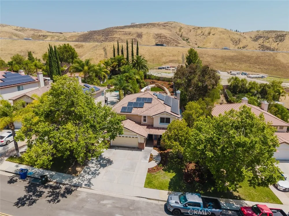 32480 The Old Road Castaic, CA 91384