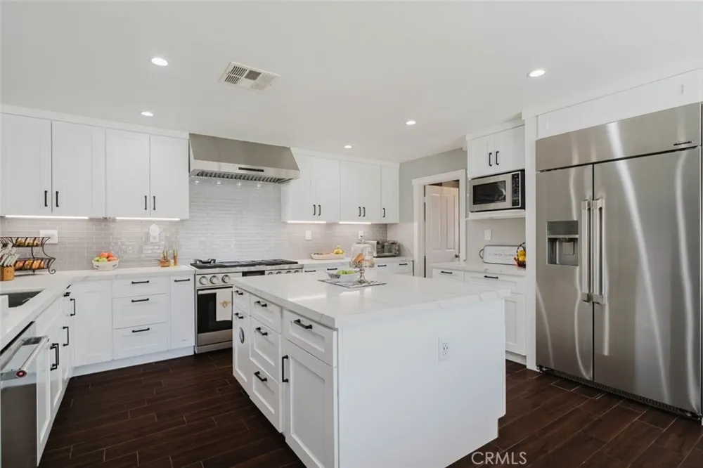 32480 The Old Road Castaic, CA 91384