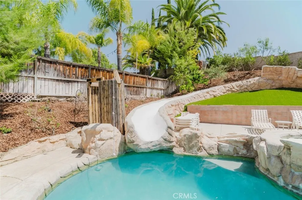 32480 The Old Road Castaic, CA 91384