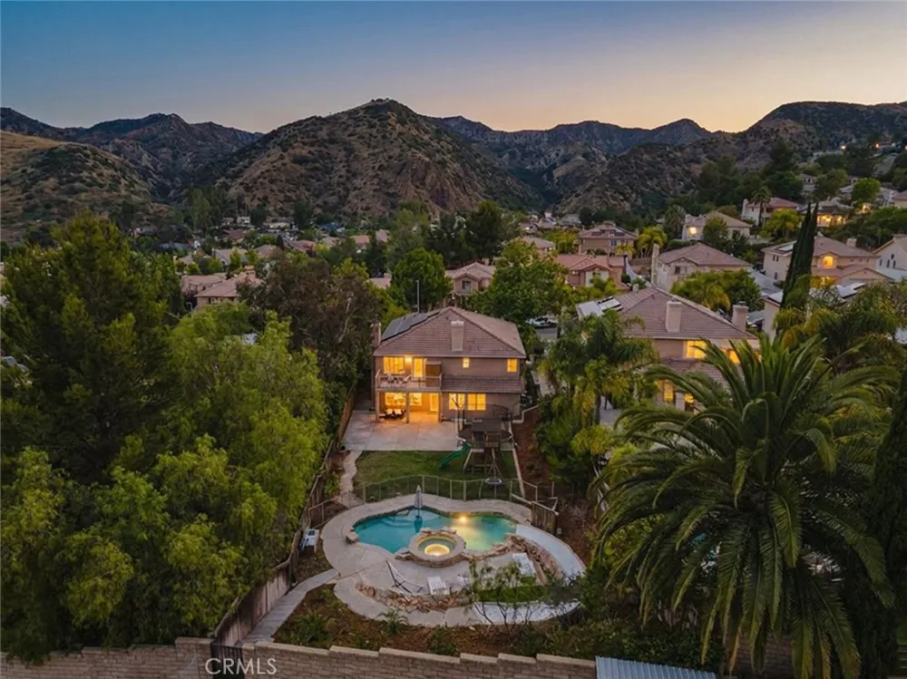 32480 The Old Road Castaic, CA 91384