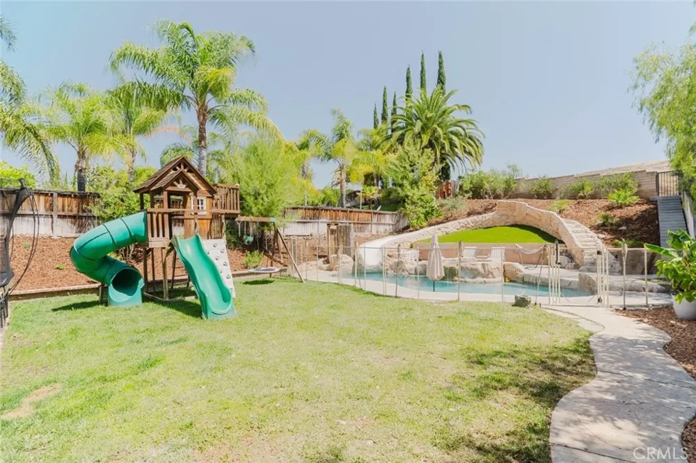 32480 The Old Road Castaic, CA 91384