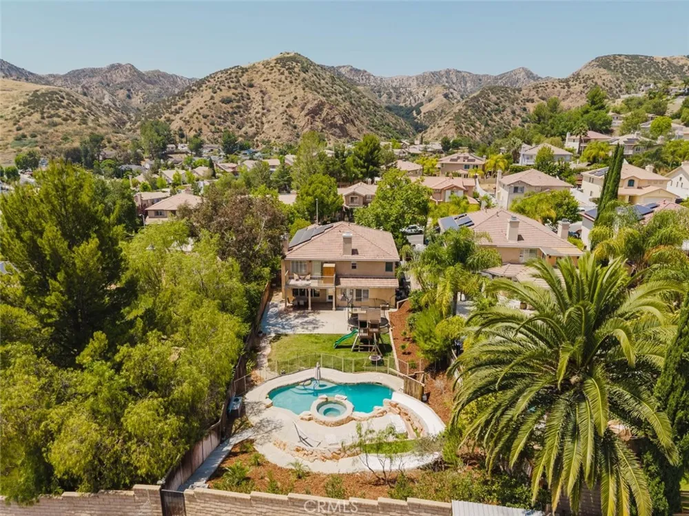 32480 The Old Road Castaic, CA 91384