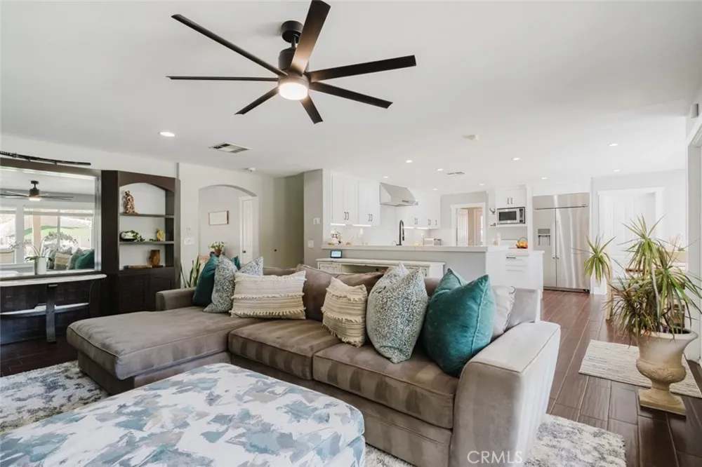 32480 The Old Road Castaic, CA 91384