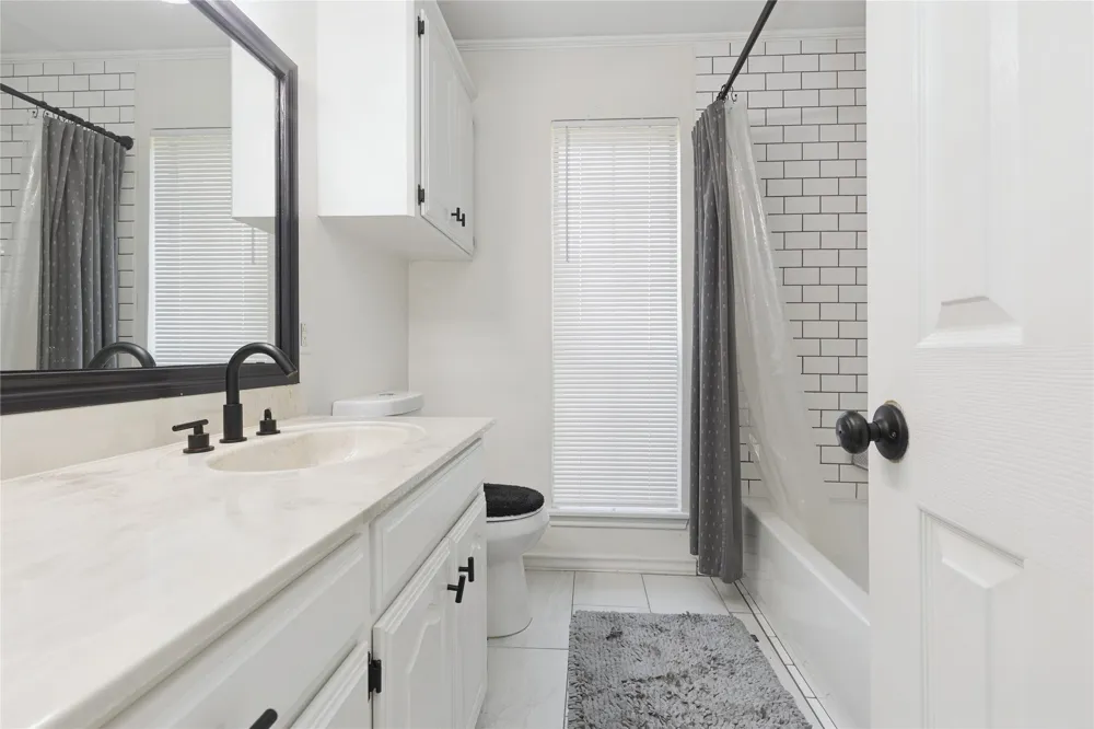 111 Honeysuckle New Boston, TX 75570
