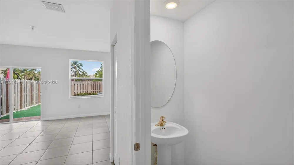 12123 NW 23rd Ct Miami, FL 33167