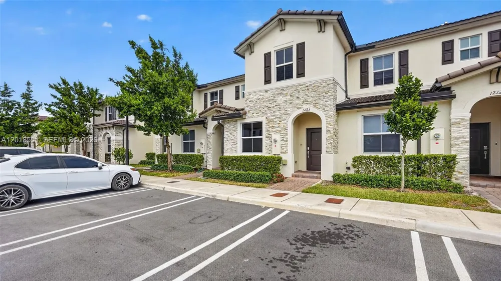 12123 NW 23rd Ct Miami, FL 33167