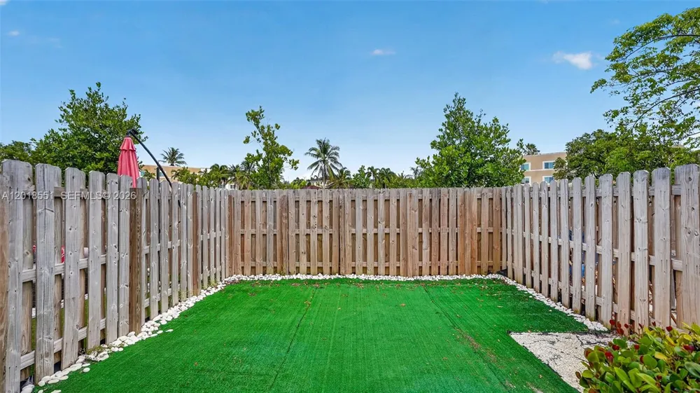 12123 NW 23rd Ct Miami, FL 33167