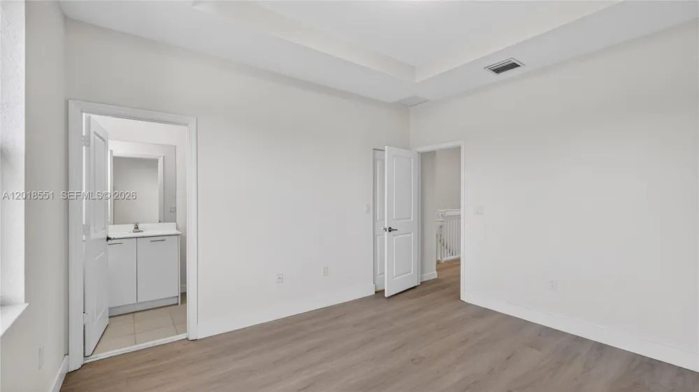 12123 NW 23rd Ct Miami, FL 33167