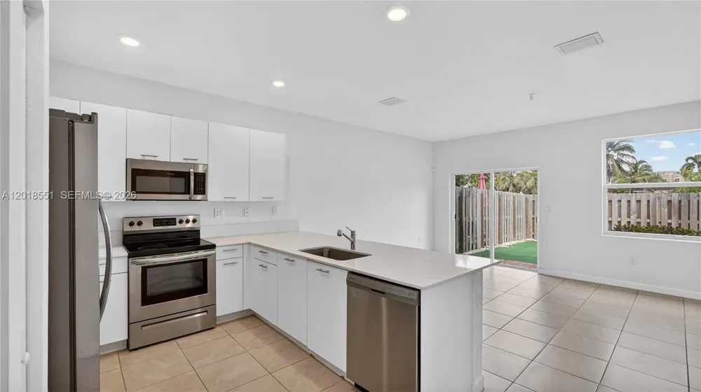 12123 NW 23rd Ct Miami, FL 33167