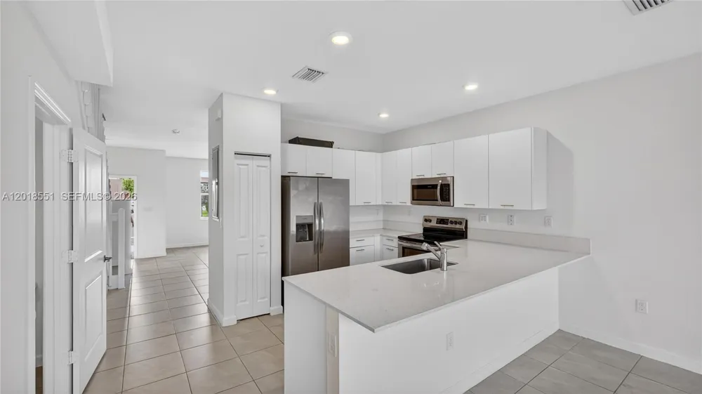12123 NW 23rd Ct Miami, FL 33167