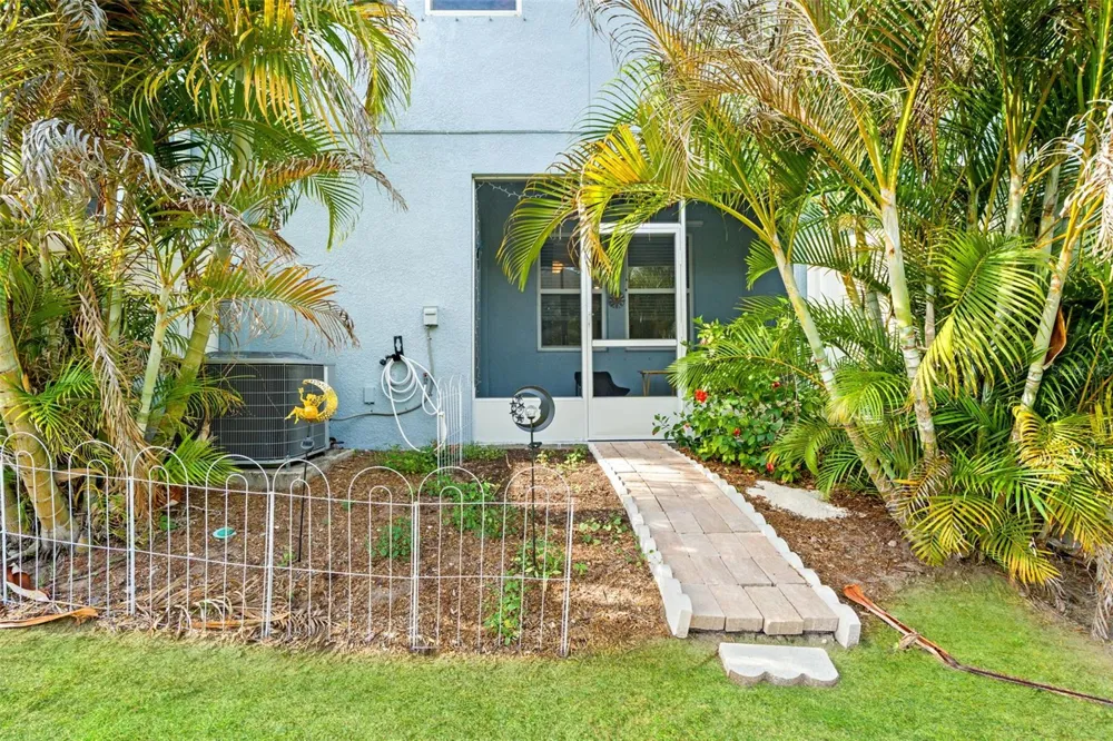 6612 CITRUS CREEK LANE Tampa, FL 33625