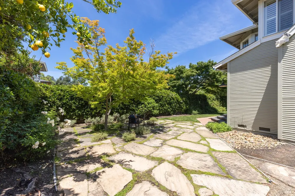 1876 Heritage Way Yountville, CA 94599