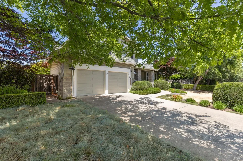 1876 Heritage Way Yountville, CA 94599
