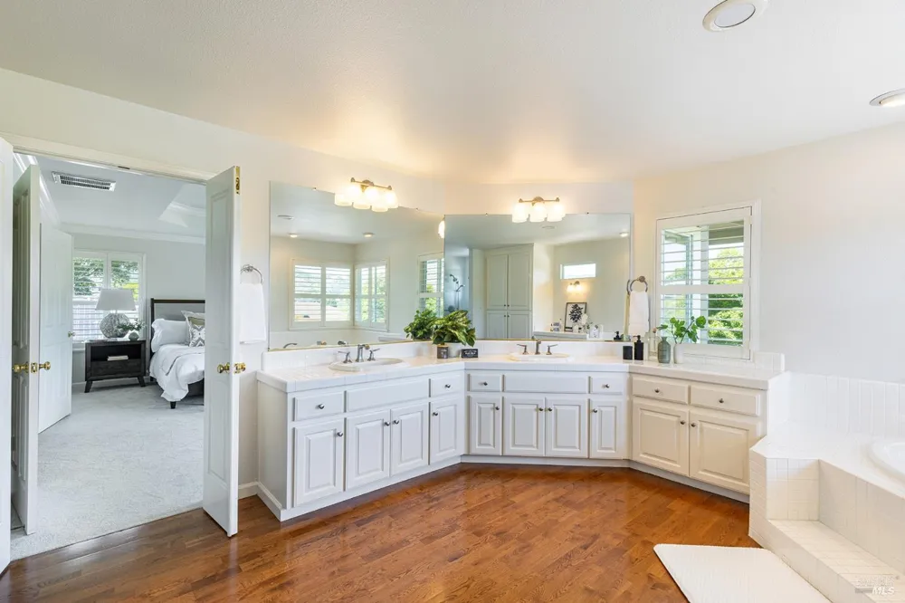 1876 Heritage Way Yountville, CA 94599