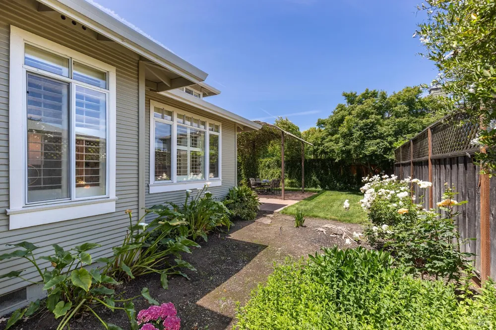1876 Heritage Way Yountville, CA 94599