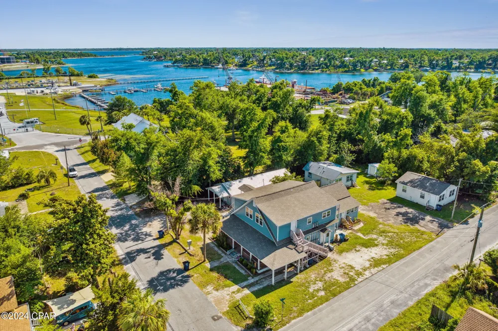 119 College Avenue Panama City, FL 32401