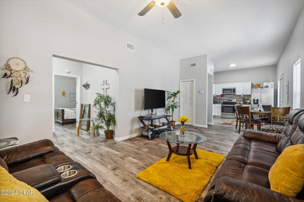 119 College Avenue Panama City, FL 32401