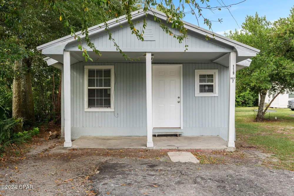 119 College Avenue Panama City, FL 32401