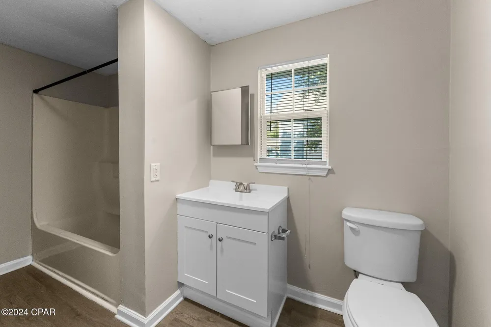 119 College Avenue Panama City, FL 32401