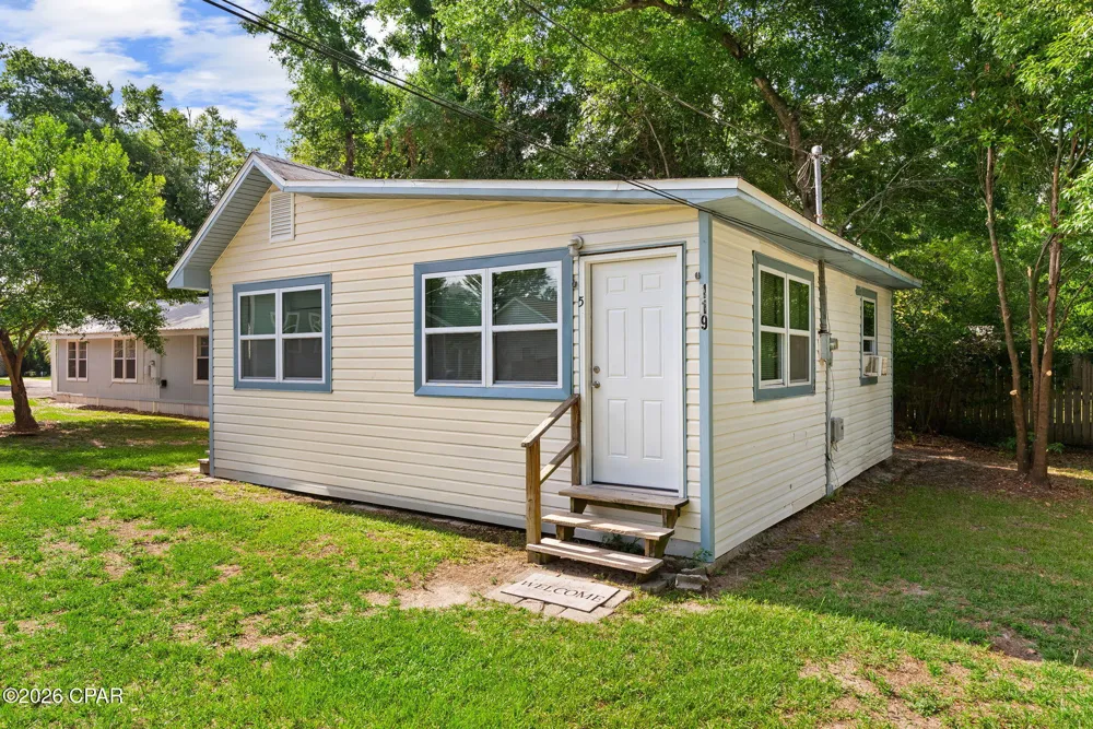119 College Avenue Panama City, FL 32401
