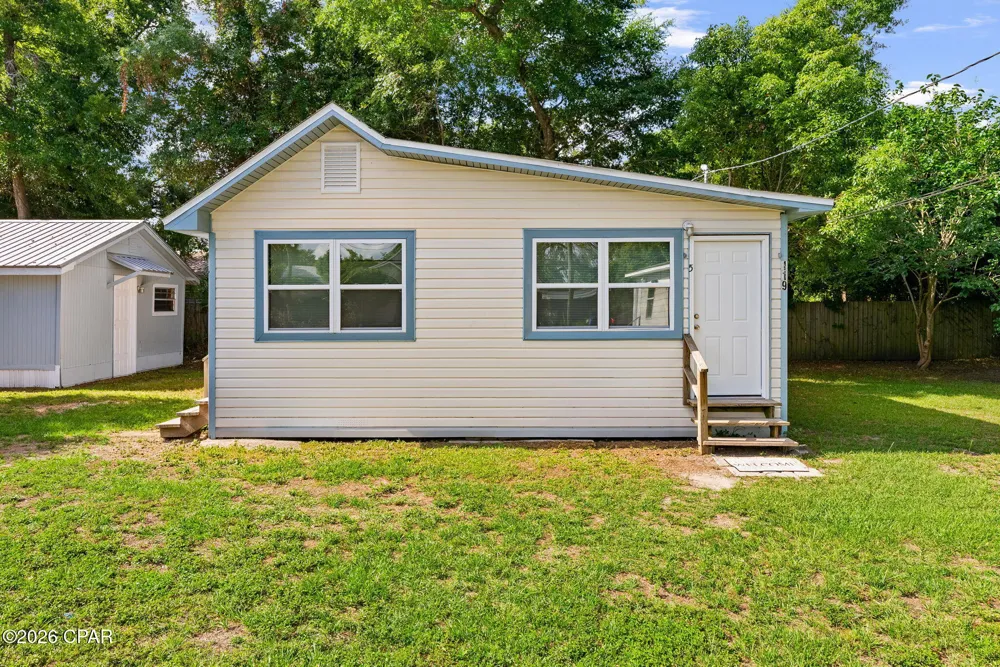 119 College Avenue Panama City, FL 32401
