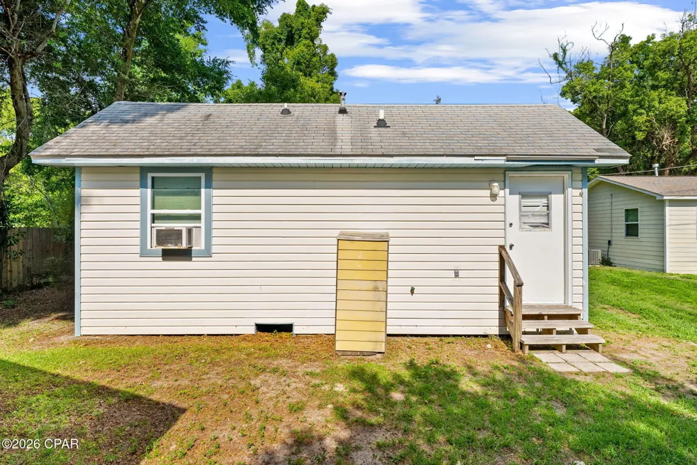 119 College Avenue Panama City, FL 32401