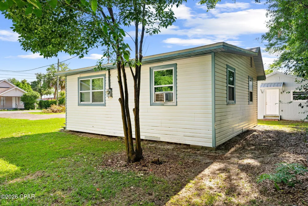 119 College Avenue Panama City, FL 32401