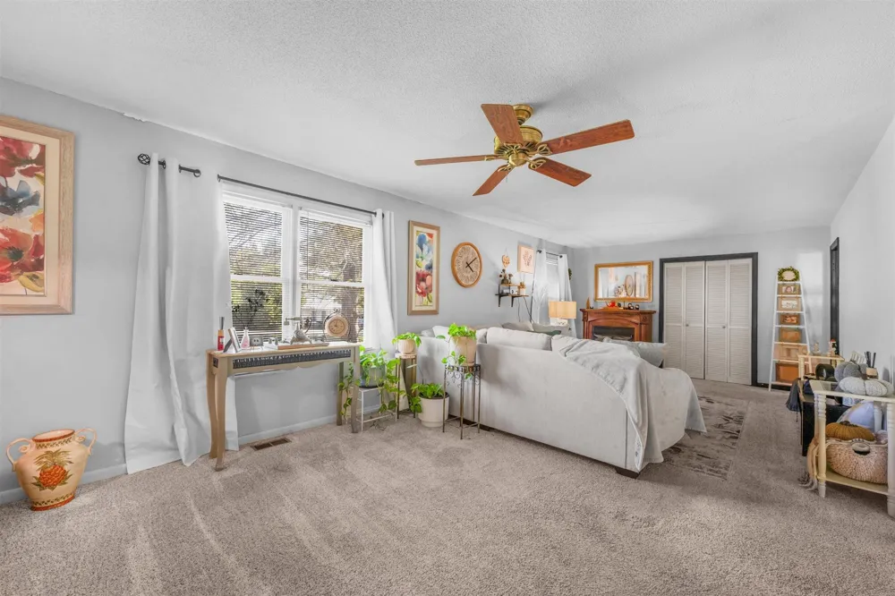 601 Courthouse View St Lafayette, TN 37083