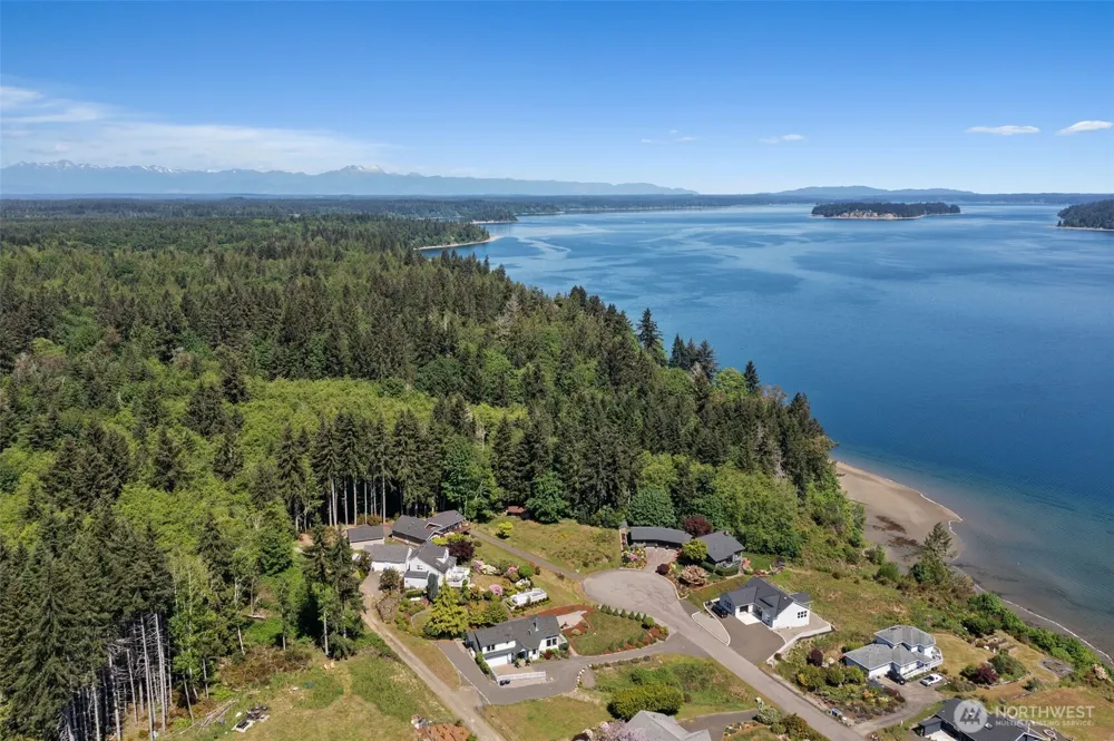 15 E Smith Cove Way Shelton, WA 98584