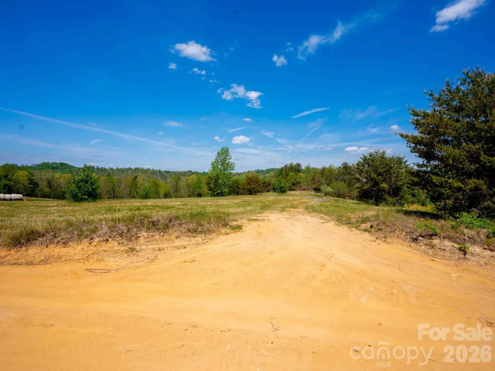 3670 Summer Road Hendersonville, NC 28792