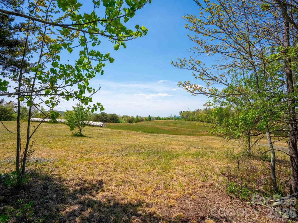 3670 Summer Road Hendersonville, NC 28792