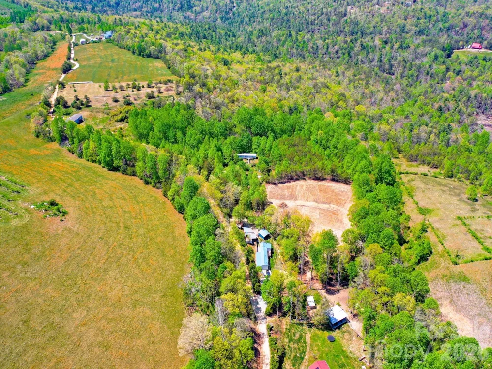 3670 Summer Road Hendersonville, NC 28792