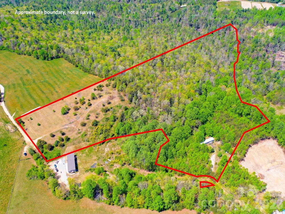 3670 Summer Road Hendersonville, NC 28792