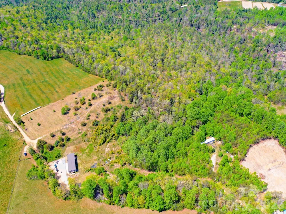 3670 Summer Road Hendersonville, NC 28792