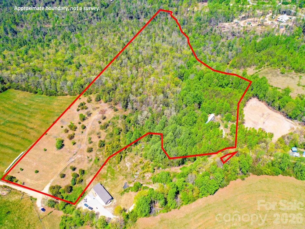 3670 Summer Road Hendersonville, NC 28792