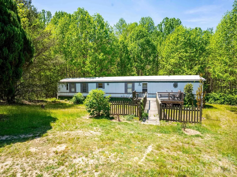 3670 Summer Road Hendersonville, NC 28792