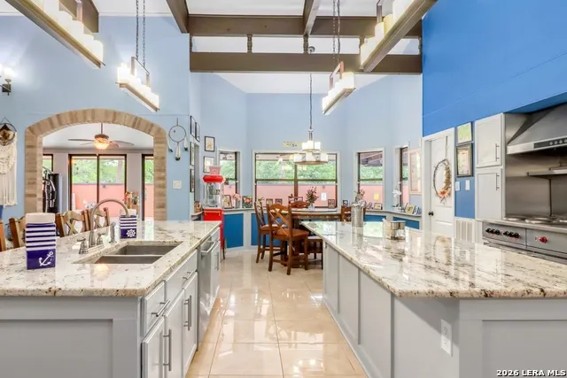2035 S MAGNOLIA AVE Luling, TX 78648