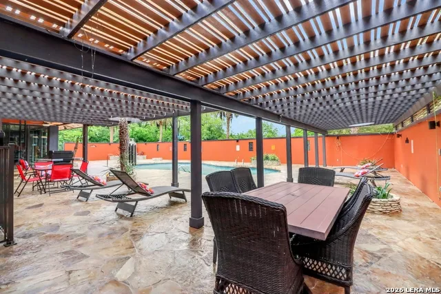 2035 S MAGNOLIA AVE Luling, TX 78648