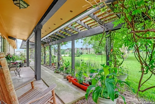 2035 S MAGNOLIA AVE Luling, TX 78648