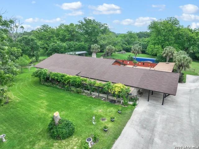 2035 S MAGNOLIA AVE Luling, TX 78648