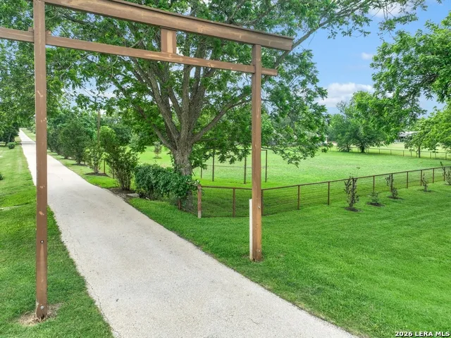 2035 S MAGNOLIA AVE Luling, TX 78648