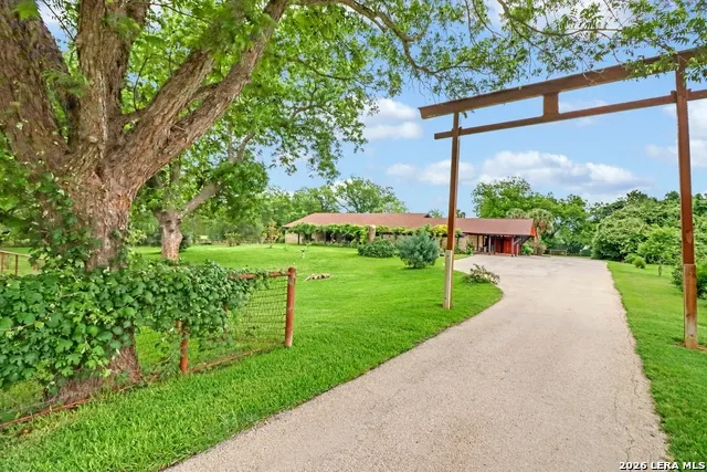 2035 S MAGNOLIA AVE Luling, TX 78648