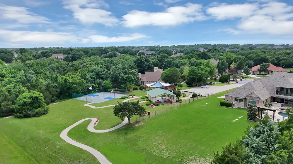 WHISPERING OAKS McKinney, TX 75071