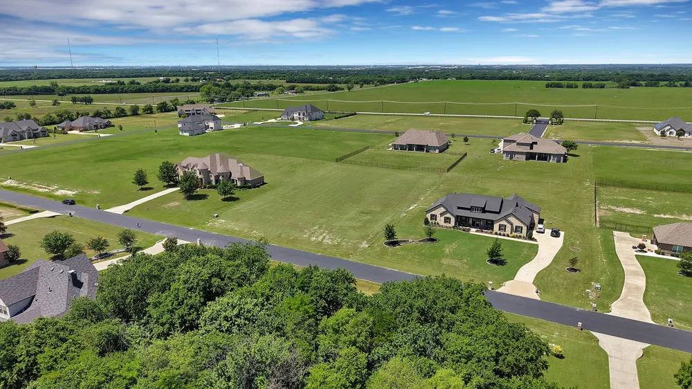 WHISPERING OAKS McKinney, TX 75071