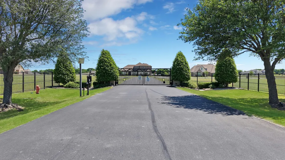 WHISPERING OAKS McKinney, TX 75071