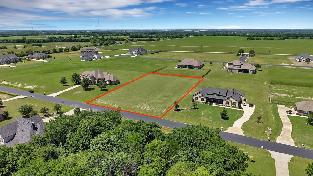 WHISPERING OAKS McKinney, TX 75071